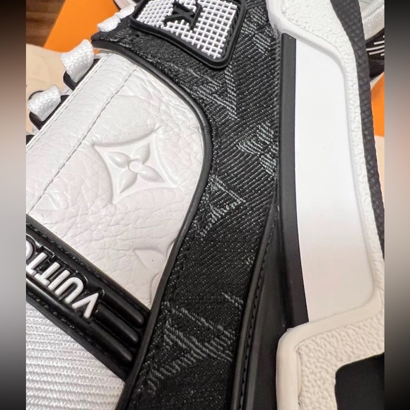 Louis Vuitton Black and White Sneakers Sneakers